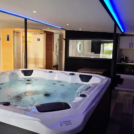 V&spa 2 D'hotes Avec Privatif Dont Avec Un Sauna Frühstückspension 4*
