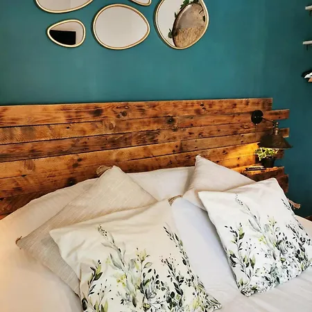 V&spa 2 D'hotes Avec Privatif Dont Avec Un Sauna Bed & Breakfast