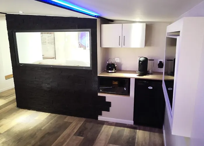 V&spa 2 D'hôtes Avec Privatif Dont Avec Un Sauna Couette-café